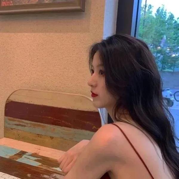 制霸娱乐圈，总裁被撩翻了